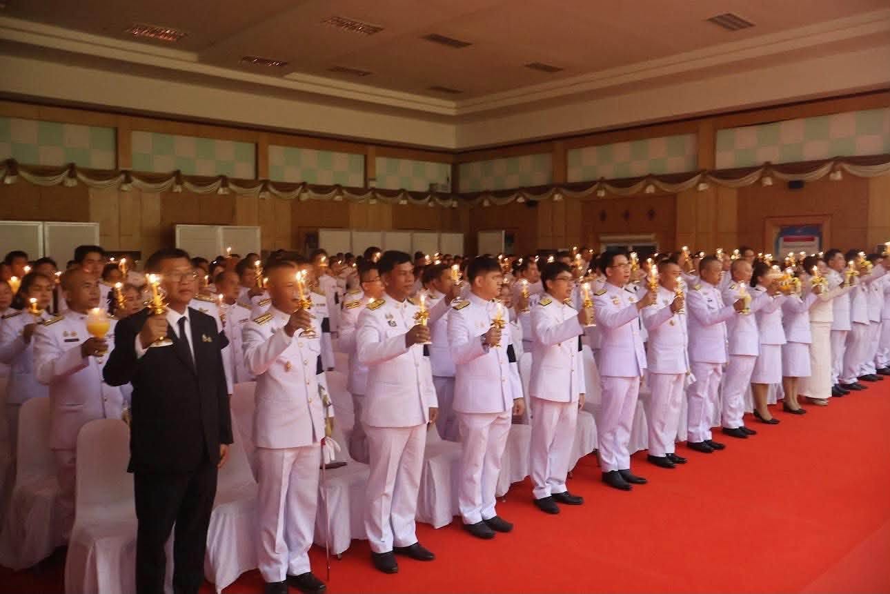 title - ส.ป.ก.ยโสธร ร่วมประกอบพิธีถวายเครื่องราชสักการะและจุดเทียนถวายพระพรชัยมงคล แด่พระบาทสมเด็จพระเจ้าอยู่หัว เนื่องในโอกาสพระราชพิธีมหามงคลเฉลิมพระชนมพรรษา